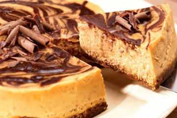 Delicious pumpkin and chocolate cheesecake is easily made in the crockpot.